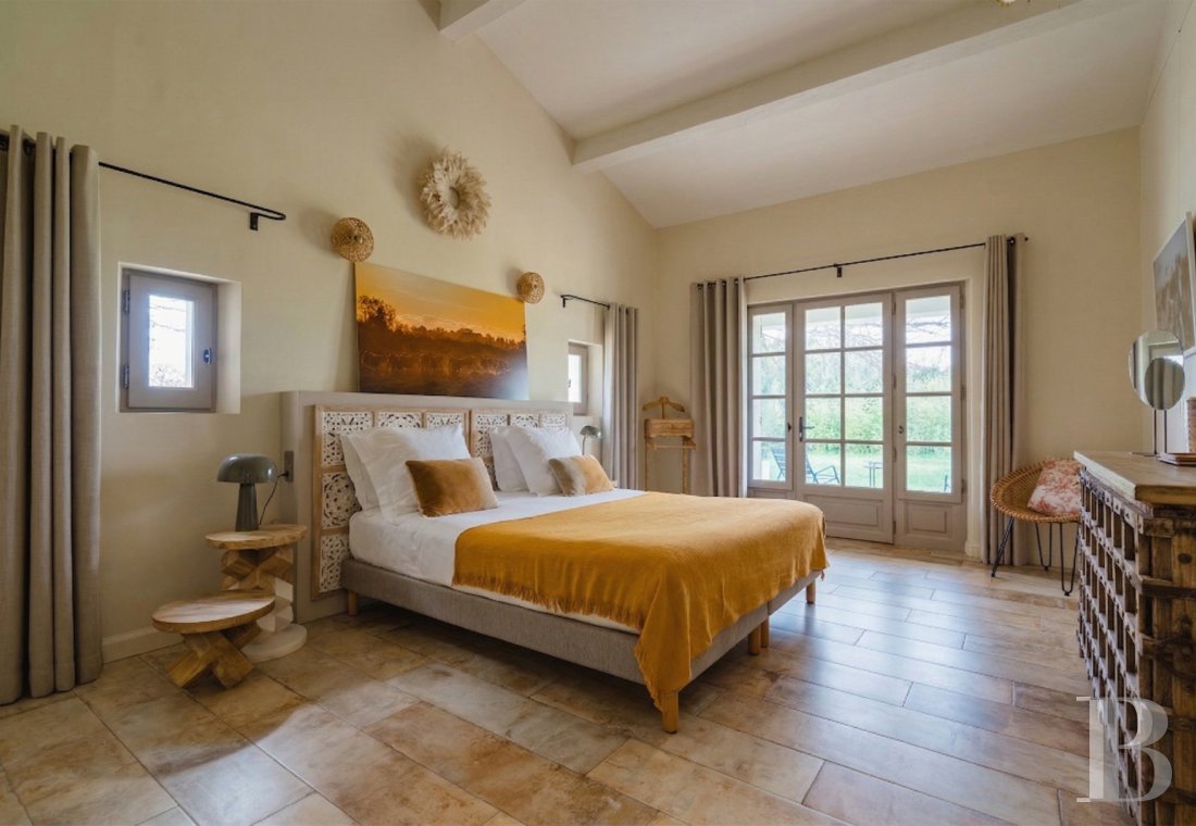 A farmhouse set amidst the marshes north of Saintes-Maries-de-la-Mer, in the Camargue - photo  n°9